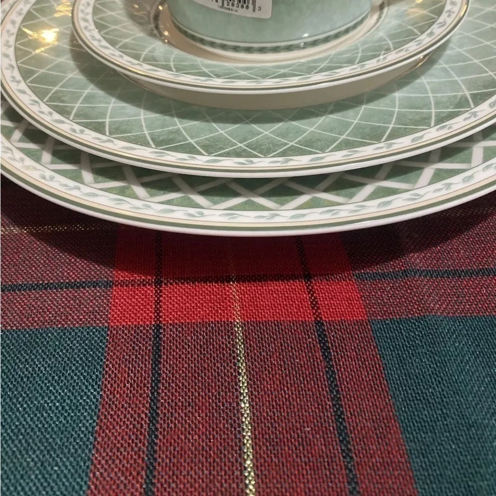 Fitz & Floyd GARDEN GREENS‎ 4 Piece place setting Criss Cross Pattern